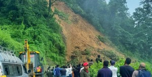 बाढीपहिरो र  डुबानमा परी हालसम्म १०० जनाको मृत्यु, ६७ जना बेपत्ता