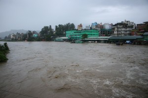 सुकुम्बासी टोलमा बस्दै आएका एकजनालाई बल्खु खोलाले लग्यो